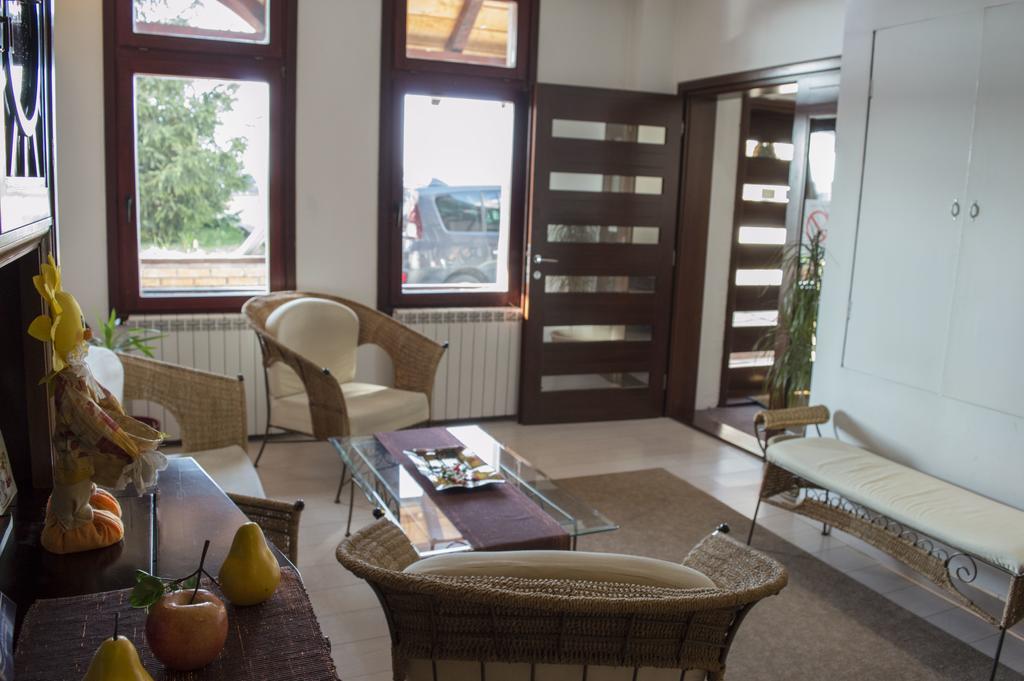 Garni Hotel Family Βελιγράδι Εξωτερικό φωτογραφία