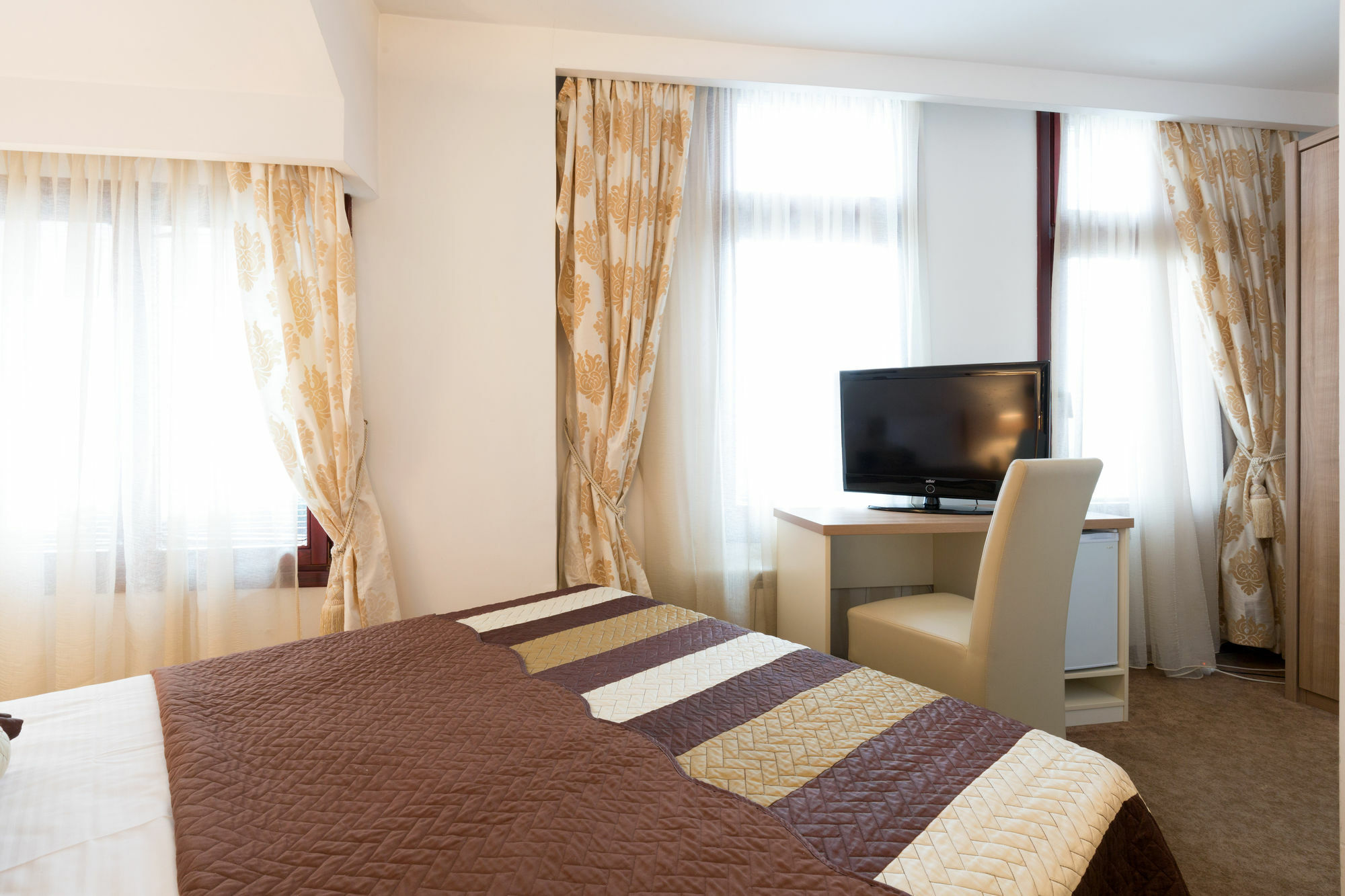 Garni Hotel Family Βελιγράδι Εξωτερικό φωτογραφία